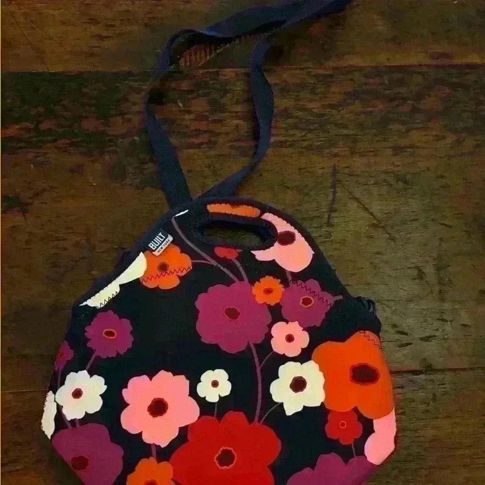 Built Poppy Flower Gourmet On The Go Lunch Tote With Removable Strap